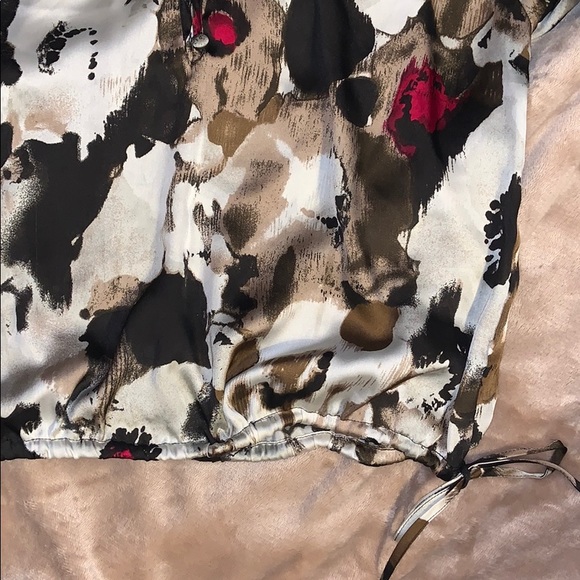 Gorgeous blouse $20 EUC! - Picture 5 of 6